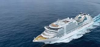 Explore the World of Deluxe Cruises: A Beginner’s Guide to Luxury at Sea