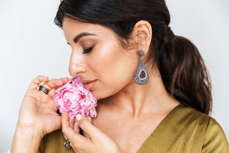 Ear Cuffs Guide: Exploring Modern and Classic Designs